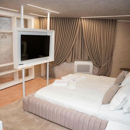 Hotel Pernoca Durres Exterior photo