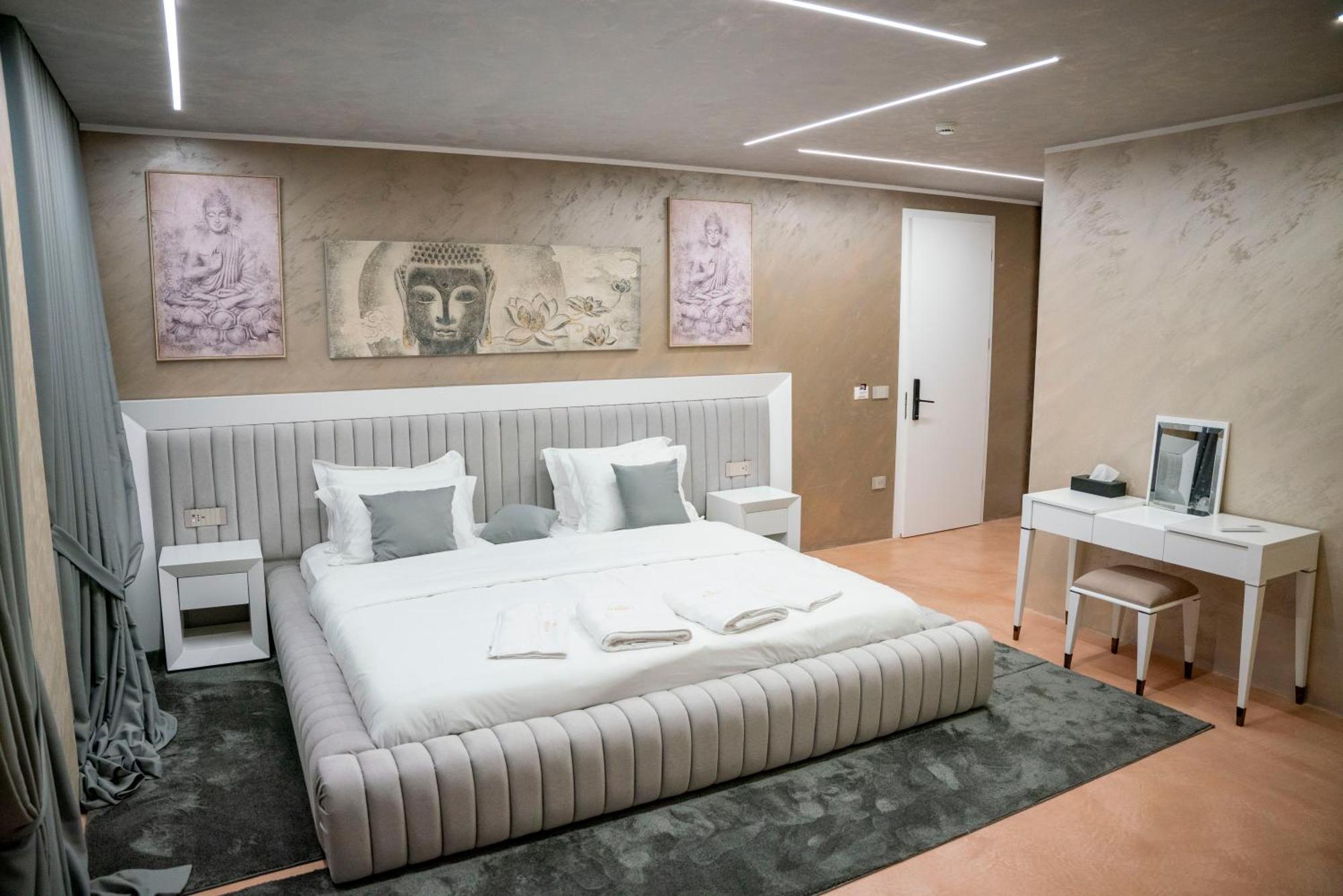 Hotel Pernoca Durres Exterior photo