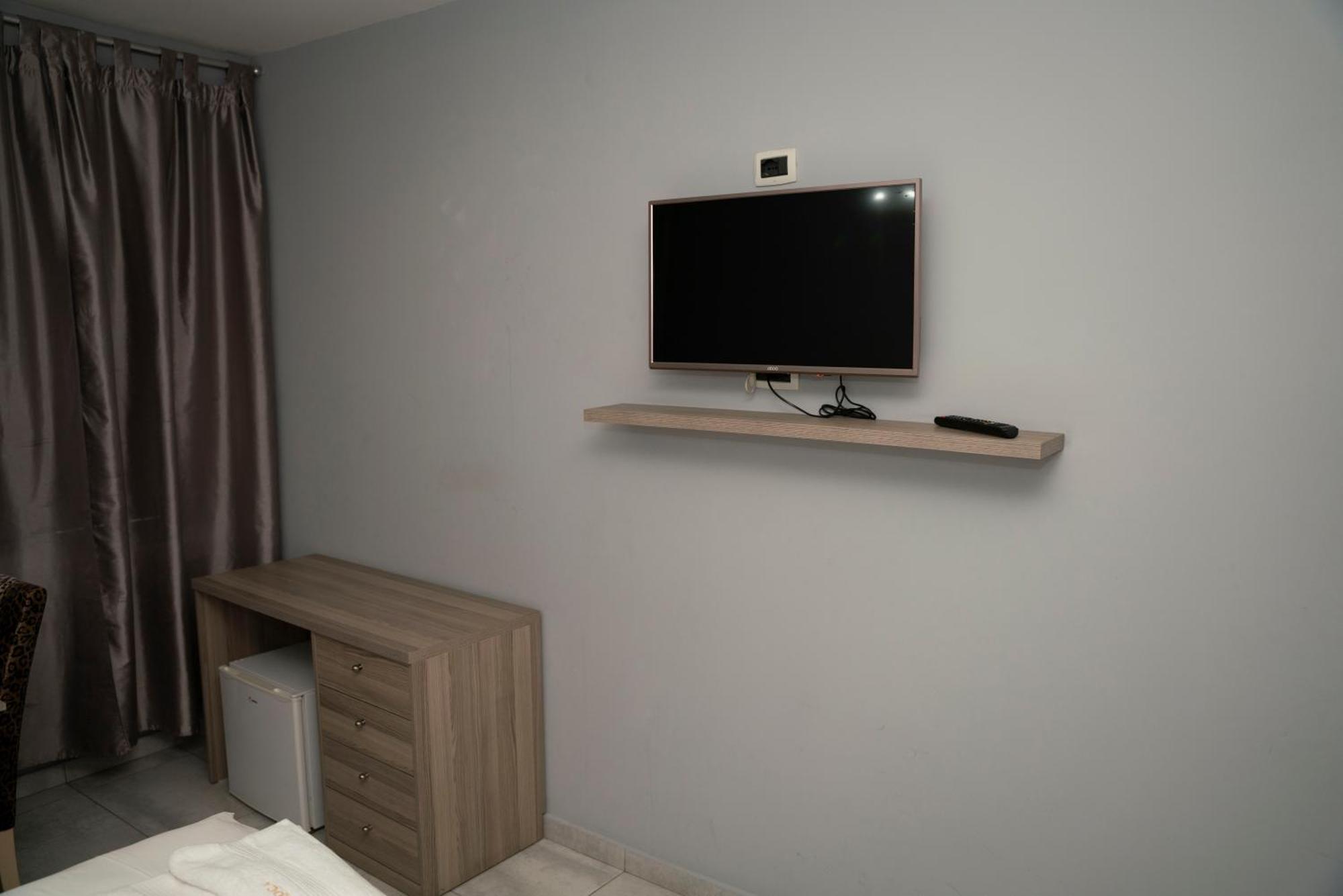 Hotel Pernoca Durres Exterior photo